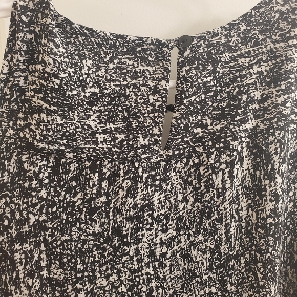 Bundle Only:Violet and Claire Black White Double Layered Tank Blouse Size Medium - Picture 7 of 11